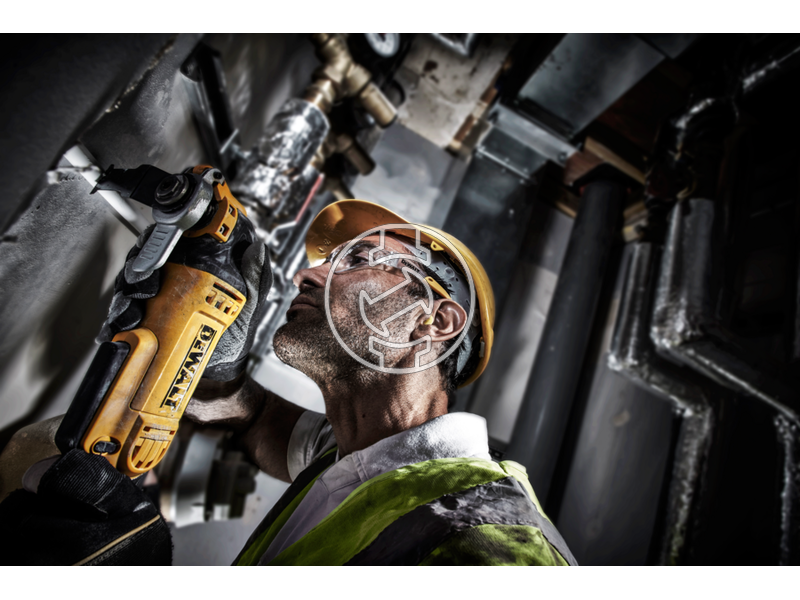 DWE315 dewalt_dwe315_corded_oscillating_cutting_tool_4