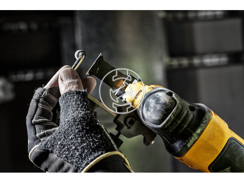 DWE315 dewalt_dwe315_corded_oscillating_cutting_tool_7