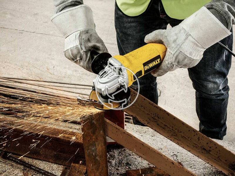 DeWalt DWE4117-QS elektromos sarokcsiszoló