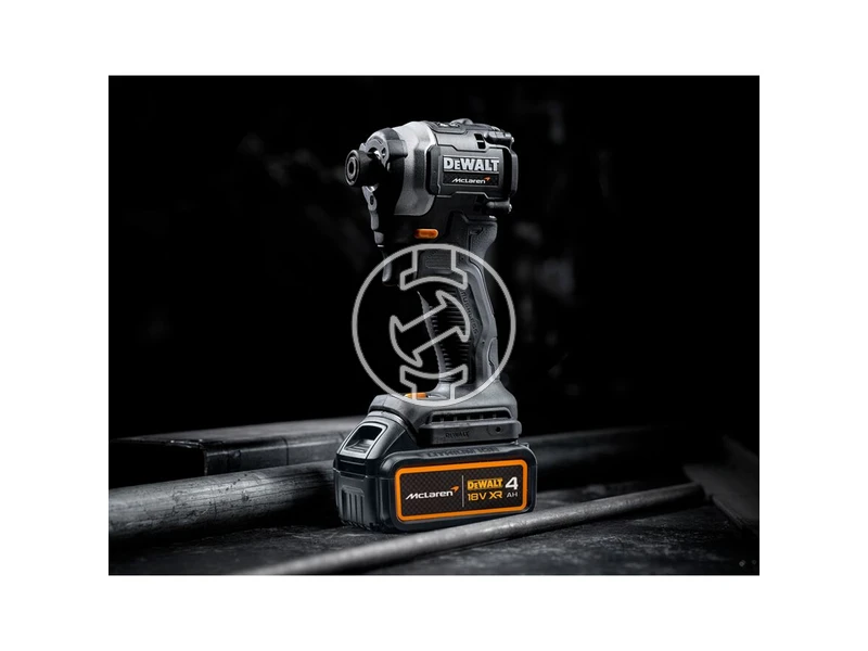 DEWALT X MCLAREN 18V XR SZÉNKEFE NÉLKÜLI ÜTVECSAVAROZÓ + 1x 4Ah akkumulátor + DCB1104 4A töltő, TSTAK kompatibilis dobozban