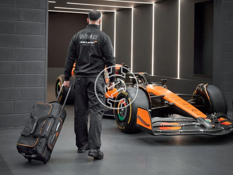 DeWalt McLaren szerszámos táska kerekekkel 28inch