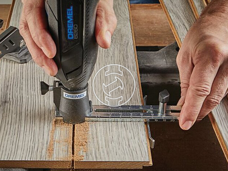 Dremel 8260-5/65 akkus forgófejes multigép