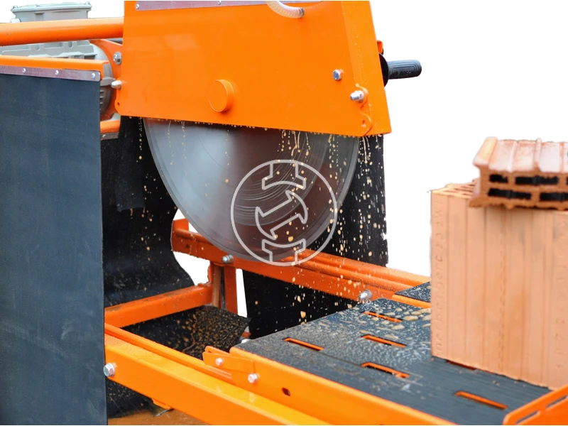 ZIVtec KTV650EF elektromos asztali téglavágógép