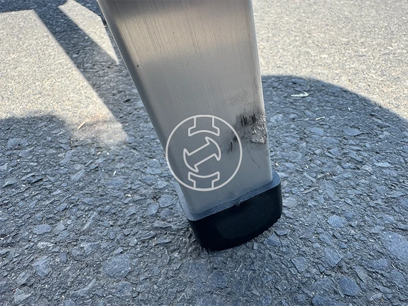 Ztrust HL0104 háztartási dobogós létra (értékcsökkent)