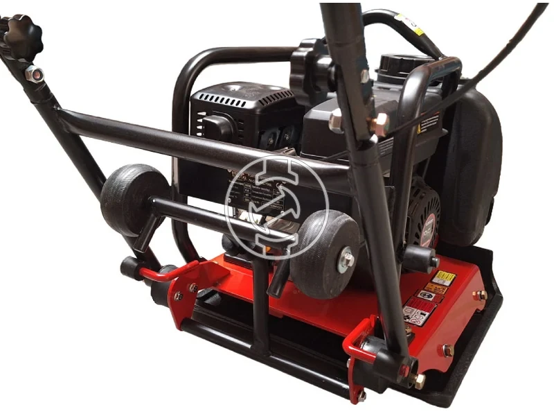 Kép: Eurokomax COMPACT 90H robbanomotoros lapvibrator 13 kN_2.webp