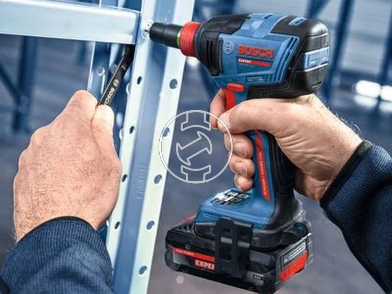 Kép: EXDX18V-210 akkus utvecsavarozo akku es tolto nelkul L-Boxx-ban.webp