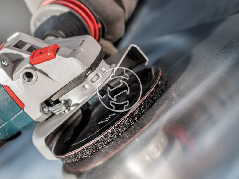 EXPERT Tépőzáras csiszolófilc korong rozsdamentes acélhoz és színes fémhez, 125 mm, rendkívül puha,