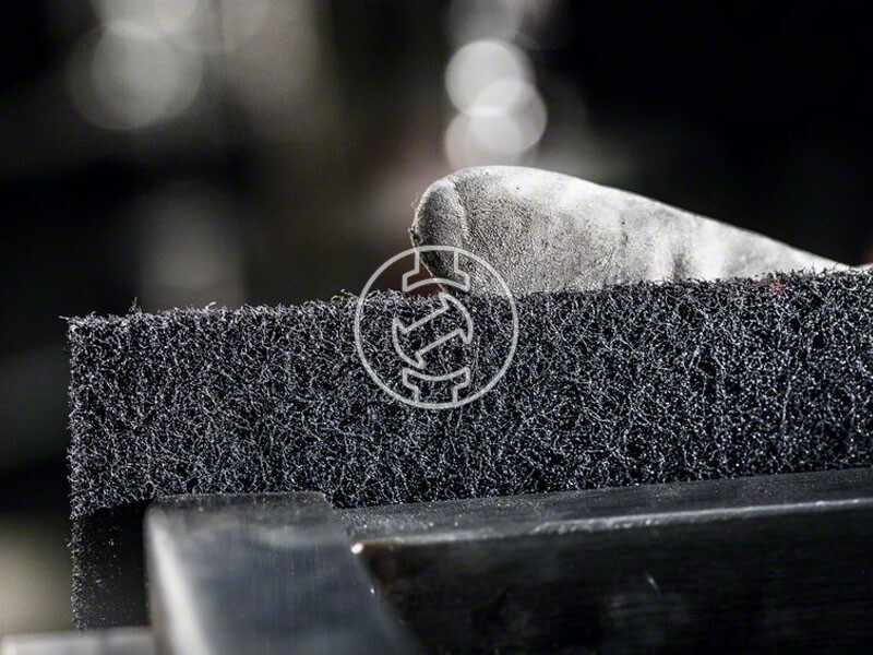 EXPERT Csiszolófilc tekercs rozsdamentes acélhoz és színes fémhez, 115 x 10000 mm, rendkívül puha,