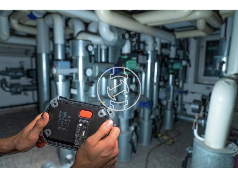 Ansmann FL2500R hordozható akkus LED reflektor 3,7 V, 2800 lm, COB LED