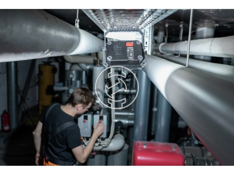 Ansmann FL2500R hordozható akkus LED reflektor 3,7 V, 2800 lm, COB LED