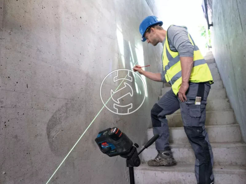 Bosch GCL 12V-50-22 CG pont- és vonallézer RM20 + AA1 + 4x1.5V LR6 AA