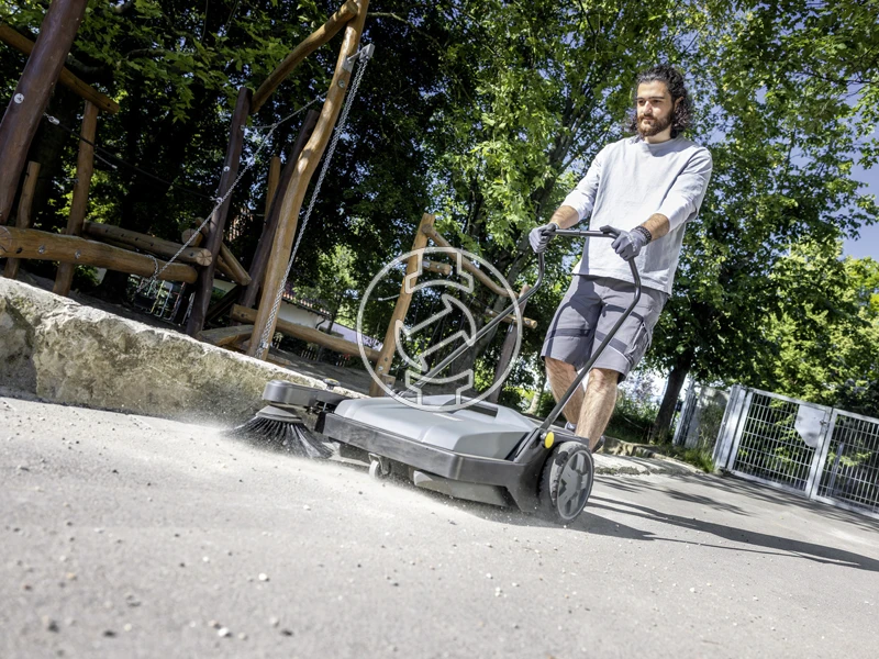 Karcher KM 70/15 C Classic kézi seprőgép