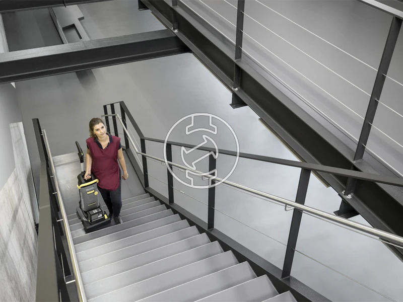 Karcher BR 30/4 C Bp akkus padlótisztító