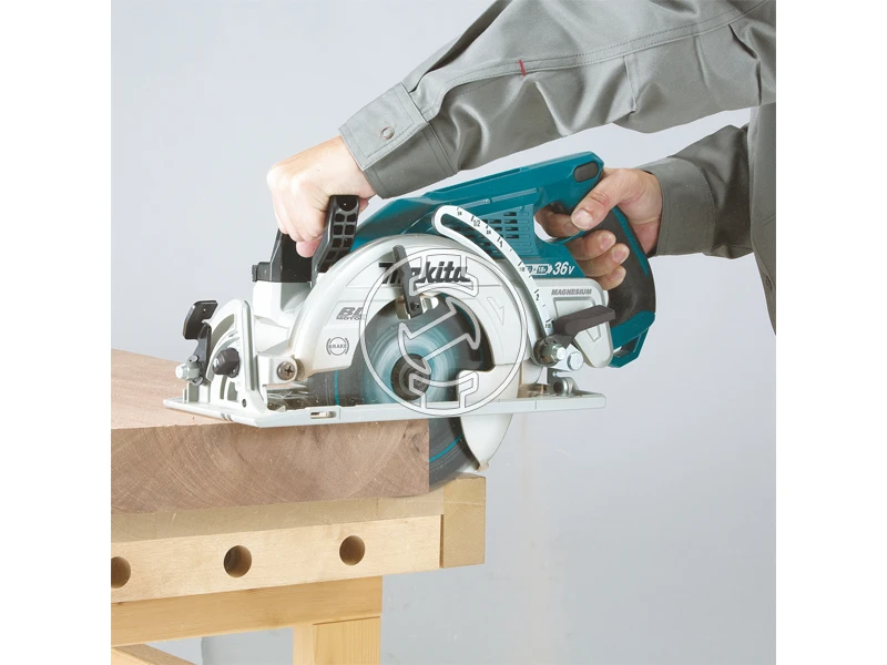 Makita DRS780Z akkus körfűrész