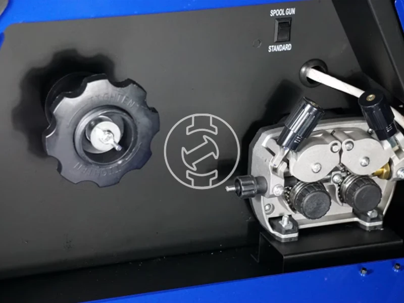 Panelectrode ZEUS 200 LCD-SYN (4x4) fogyóelektródás védőgázas inverteres hegesztő