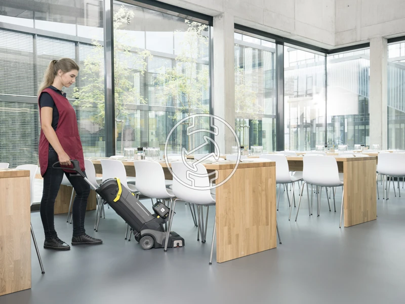 Karcher BR 30/4 C Bp akkus padlótisztító