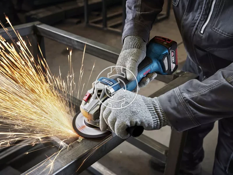 Bosch GWS 18V-8 125mm akkus sarokcsiszoló 2x5Ah, GAL1840, L-Boxx