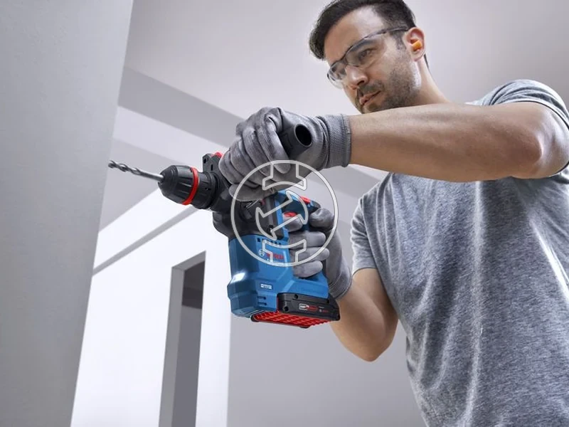 Kép: GBH 18V-18 X Akkus furokalapacs akku es tolto nelkul kartondobozban.webp