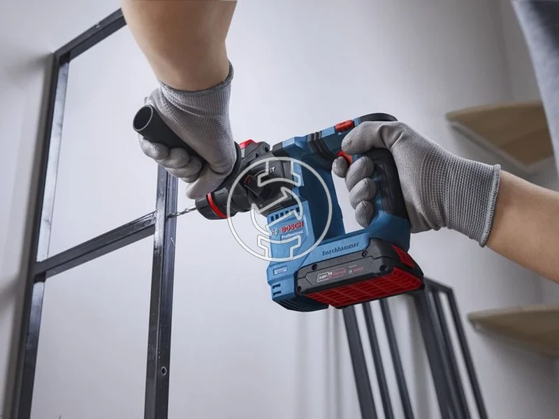 Kép: GBH 18V-18 X Akkus furokalapacs akku es tolto nelkul kartondobozban.webp