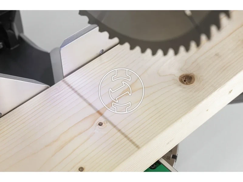 Kép: Gervago furesz 1.520 W 305 mm 107x312 mm 4.000min 255 kg Lezer vonalvezetes.webp