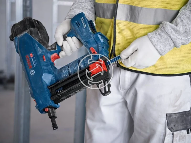 Kép: GNB 18V-38 Akkus betonszegezo 2xProCORE18V 40Ah akkuval GAL 18V-40 toltovel XL-Boxx-ban.webp