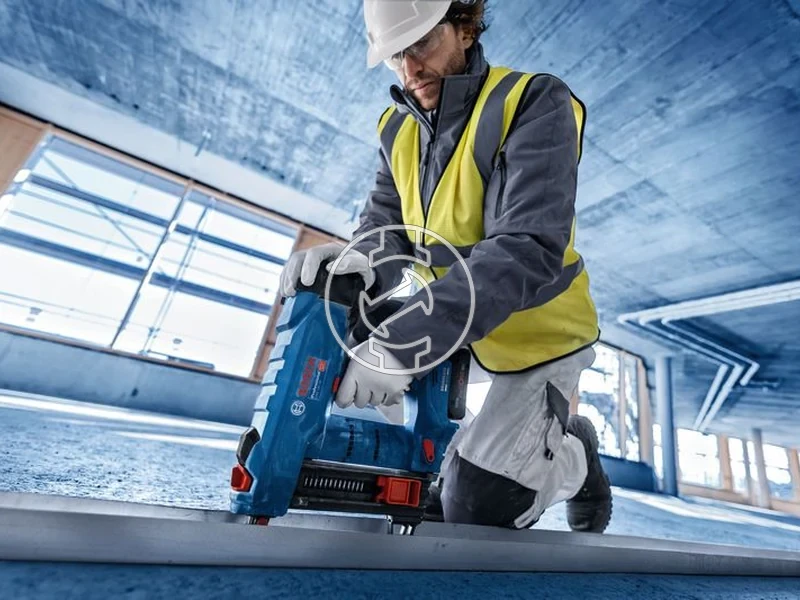 Kép: GNB 18V-38 Akkus betonszegezo akku es tolto nelkul kartondobozban.webp