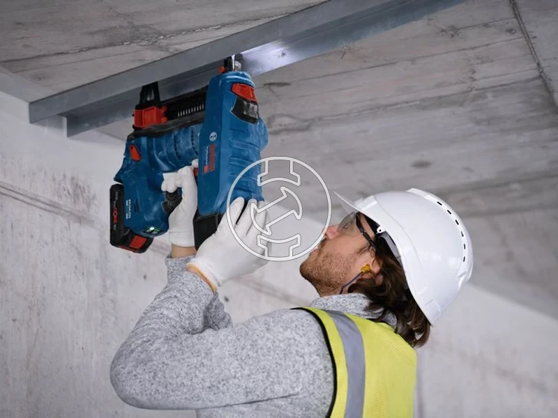 Kép: GNB 18V-38 Akkus betonszegezo akku es tolto nelkul kartondobozban.webp