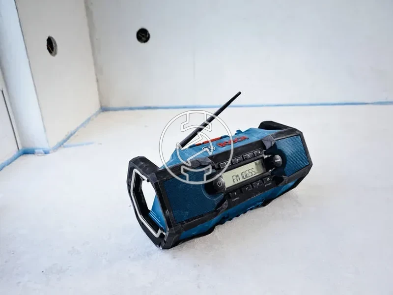 Kép: GPB18V-3C Akkus radio akku es tolto nelkul kartondobozban.webp