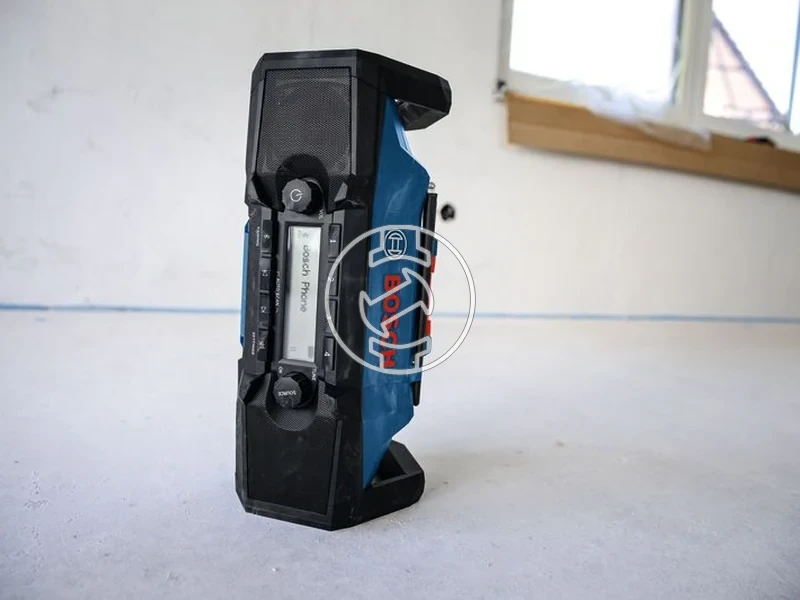 Kép: GPB18V-3SC Akkus radio akku es tolto nelkul kartondobozban.webp