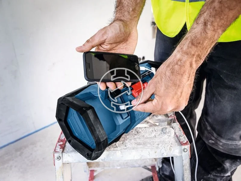 Kép: GPB18V-3SC Akkus radio akku es tolto nelkul kartondobozban.webp