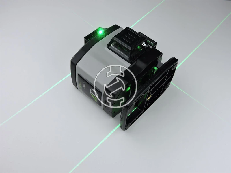 Green Liner 4D vonallézer kofferben, konzollal, távirányítóval, XL álvánnyal