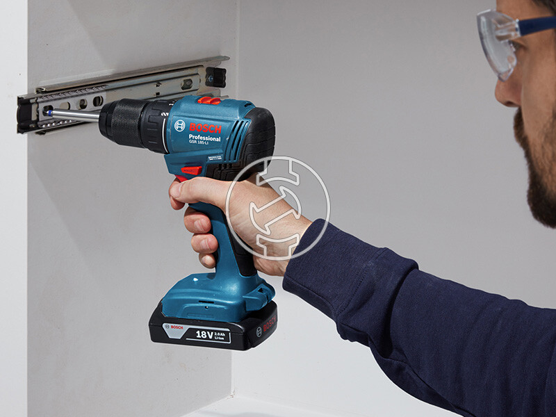 GSR 185-LI Akkus fúrócsavarozó 1 x GBA 18V 2.0 Ah akkuval, GAL 18V-20 töltővel szerszámkofferben