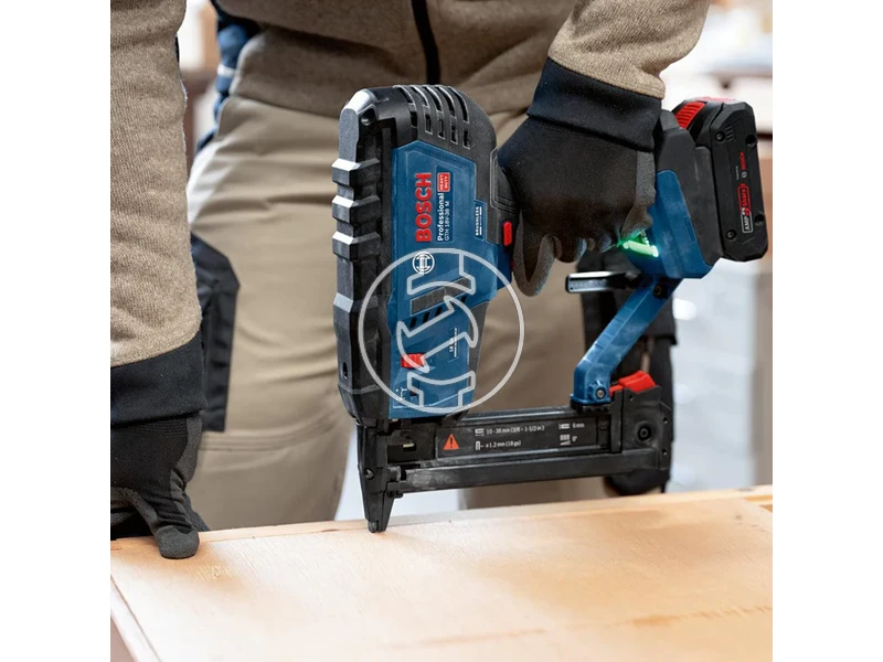 Bosch GTH 18V-38 M akkus finiselő szegező L-Boxx