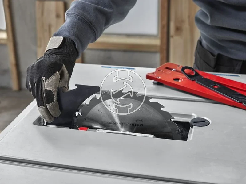 Kép: GTS 18V-70 Akkus asztali furesz akku es tolto nelkul kartondobozban.webp