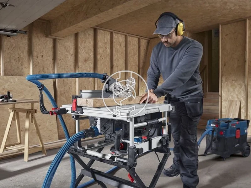 Kép: GTS 70-216 Asztali furesz kartondobozban.webp