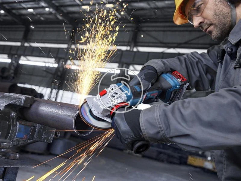 Kép: GWS18V-11PS akkus sarokcsiszolo 125mm 2x GBA 18V 50Ah akkuval GAL 12V18V-80 toltovel L-Boxx-ban 123.webp