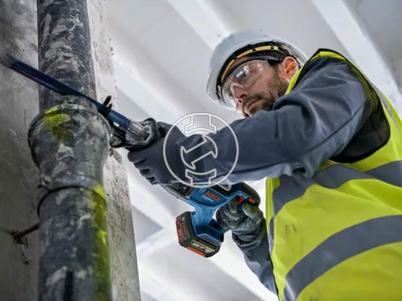 Bosch GSA 185-LI akkus orrfűrész kartonban (akku és töltő nélkül)