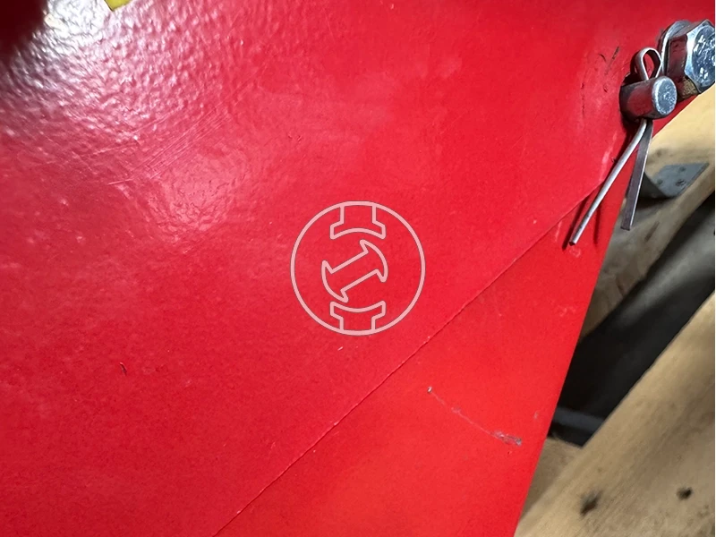 Hecht 6421 benzinmotoros ágdaráló (értékcsökkent)