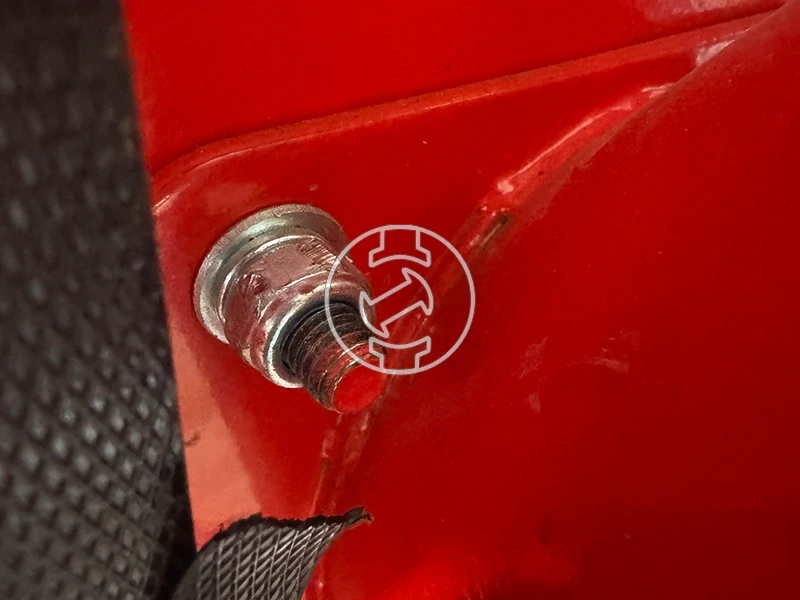 Hecht 6421 benzinmotoros ágdaráló (értékcsökkent)