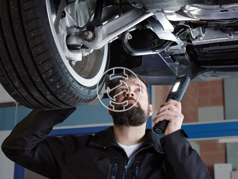 Kép: HL 501 A akkus kezilampa 500 lm SMD led.webp