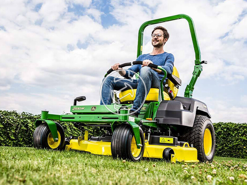 John Deere Z530E benzinmotoros fűnyíró traktor