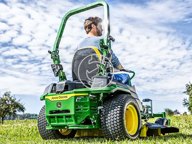 John Deere Z545R benzinmotoros fűnyíró traktor