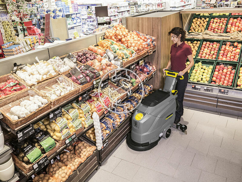 Karcher BD 43/25 C akkus padlótisztító