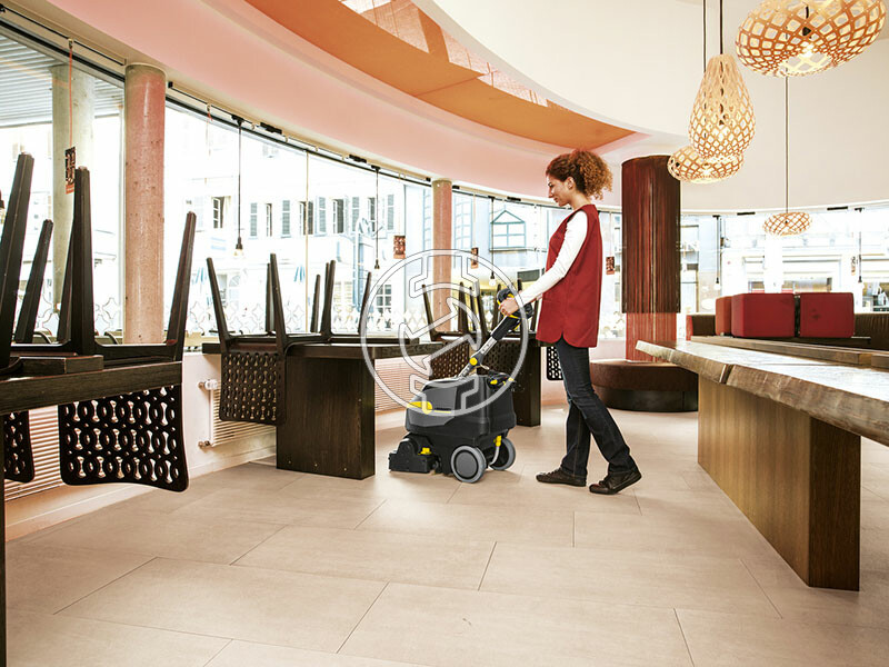 Karcher BR 35/12 C akkus padlótisztító