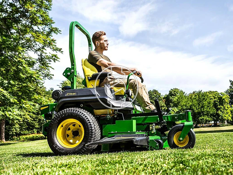 John Deere Z740R benzinmotoros fűnyíró traktor