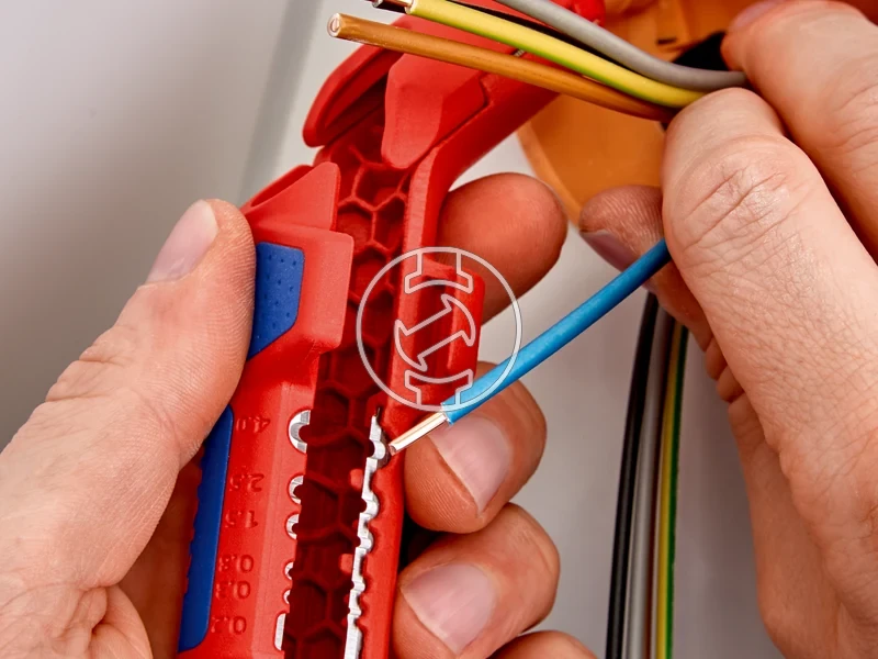 Kép: Knipex ErgoStrip balkezes univerzalis kabelcsupaszito 8 - 13 mm_2.webp