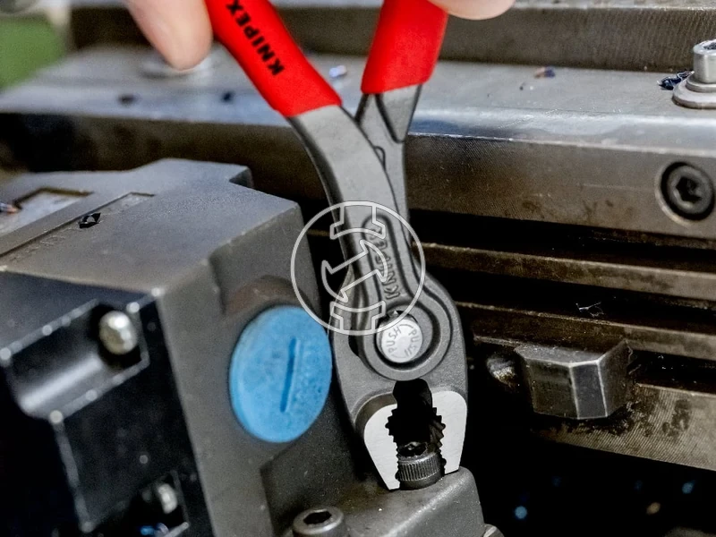 Kép: KNIPEX TwinGrip Slip Joint Pliers.webp