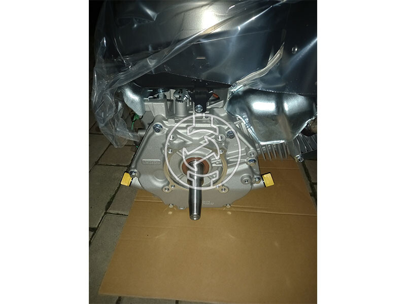 Kohler CH440 V kúpos főtengelyű berántós motor