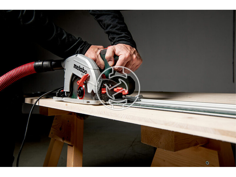 601066000 ks_66_fs_601066000_kezi_korfuresz_2