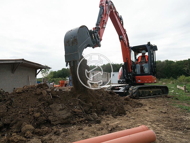 Kubota KX060 -5 KGLS2F minikotró 5635 kg